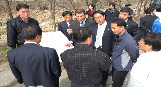 제246회 임시회 기간중 광교산 주변 하수차집관거 실태조사 현장방문(1)