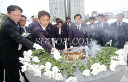 제52회 현충일 기념식-수원신문