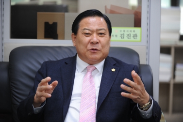 3.3 김진관 의원님 인터뷰