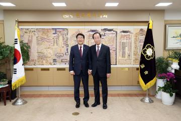 20230425 경기노인복지신문 임인택 대표 차담식 인터뷰