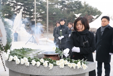 1.1 현충탑 참배 