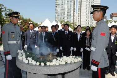 현충일맞이 현충탑 참배