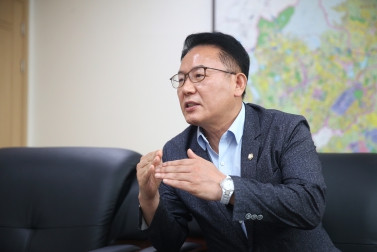 7.8 채명기 의원 인터뷰