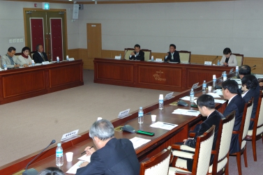 비행장특위 비행기 소음피해지역 학교장과의 간담회 개최