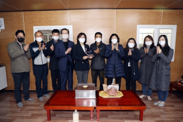 20211130 황경희 의원 이화경로당 현판식