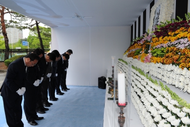 세월호참사 분향소 참배