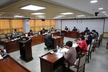 의회 운영위원회 회의