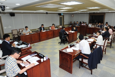 의회 운영위원회 회의