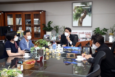 20210607 김기정 부의장 5단지 김분자 노인회장 방문