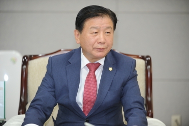 10.22 홍종수부의장님 인터뷰