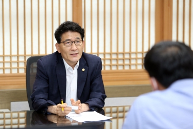 7.13 김기정 부의장 기호일보 인터뷰