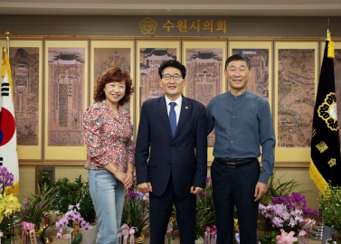 7.23 김기정 부의장 이길재 회장 접견