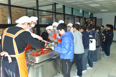 문화복지교육위원회 학교 무상급식 봉사