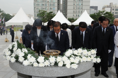 제69회 광복절 현충탑 참배