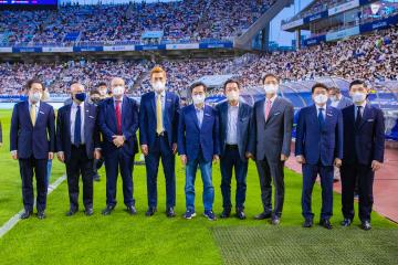 20220716 김기정 의장 토트넘 세비야전 관람