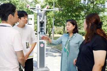 20250723 조미옥 의원 금곡동 우주선 놀이터 현장방문