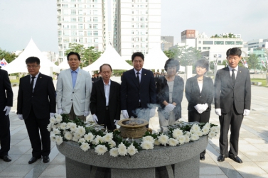 제68주년 광복절 현충탑 참배