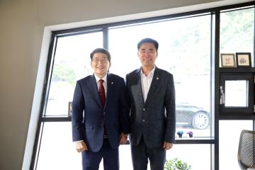 20220903 성길용 오산시의장과 차담