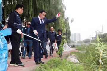20241016 수원천 환경정화활동