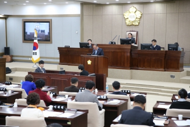 수원시의회 제330회 정례회 폐회, 2017년 회기 마무리