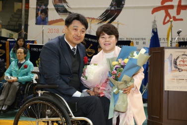 수원시의회 조명자 문화복지교육위원장, 척수장애인 복지증진 유공으로 감사패 받아