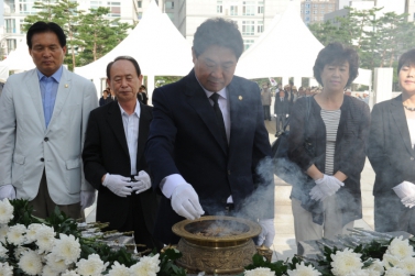 제68주년 광복절 현충탑 참배