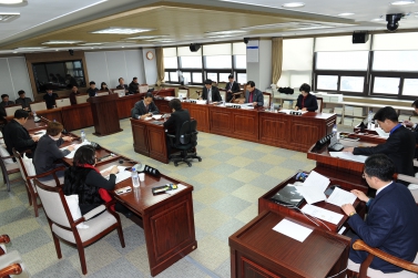 의회 운영위원회 회의