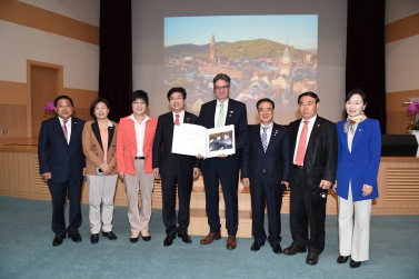 독일 프라이부르크시장 수원시청 방문