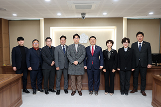 의회운영위원회 사진